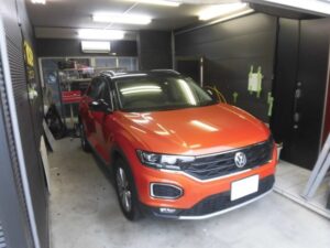 大阪・VW T-ROC☆KICKER　スピーカー交換持ち込みウーファー取り付け