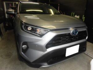 大阪・RAV4☆フロントカメラ・サイドカメラ取り付け