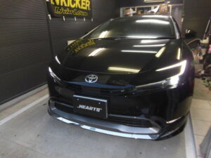 大阪・プリウス☆KICKER　スピーカー・DSP・ウーファー取り付け(^_-)-☆